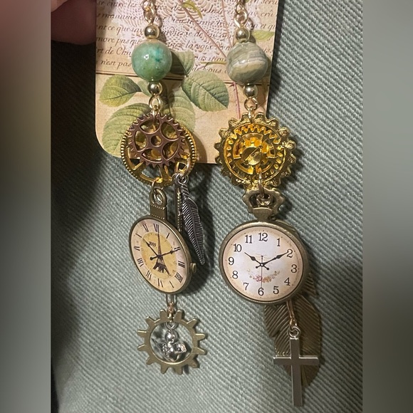 ‘Time Flies’ Clocks, Gears and Feathers Earrings - Picture 4 of 7